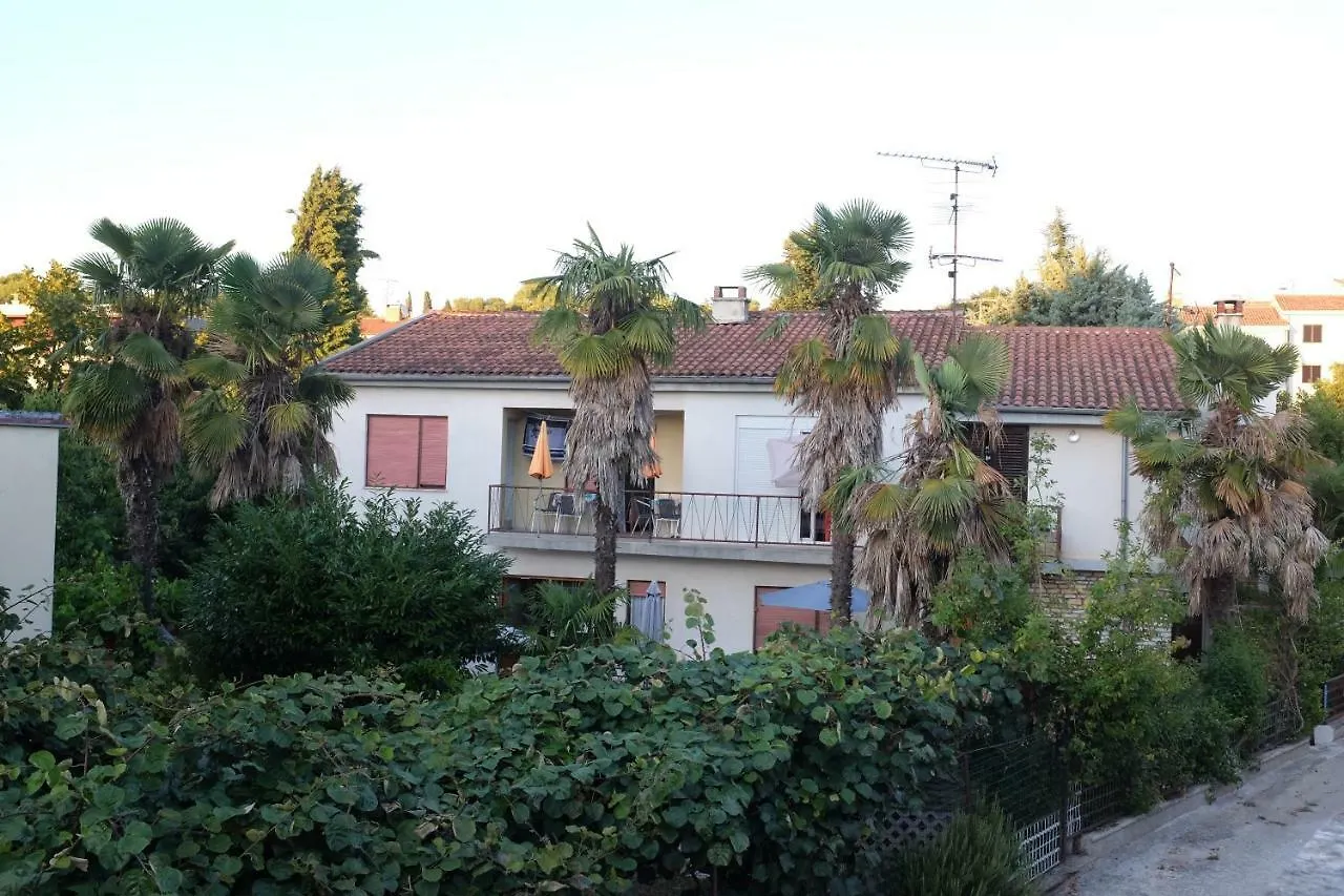 Guest House Lovric Porec 0*,